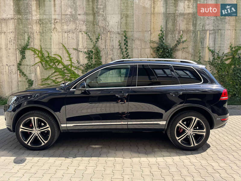 Позашляховик / Кросовер Volkswagen Touareg 2010 в Хмельницькому