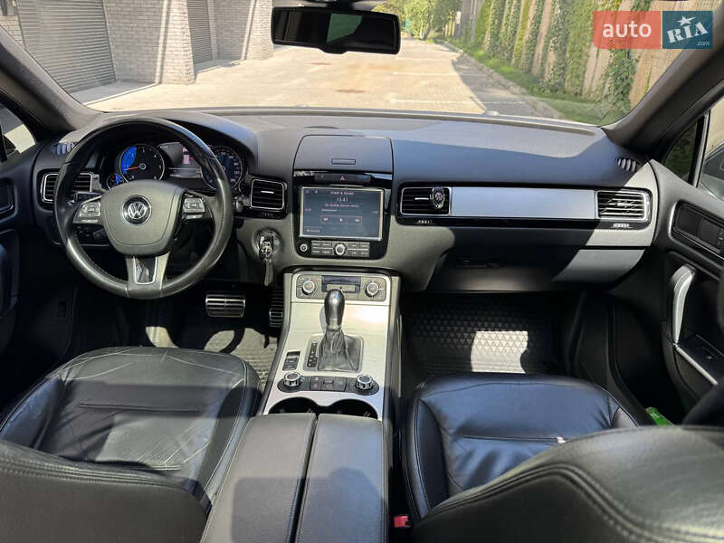 Позашляховик / Кросовер Volkswagen Touareg 2010 в Хмельницькому