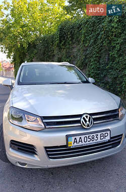 Внедорожник / Кроссовер Volkswagen Touareg 2012 в Львове