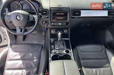 Внедорожник / Кроссовер Volkswagen Touareg 2014 в 
