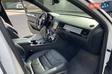 Внедорожник / Кроссовер Volkswagen Touareg 2014 в 