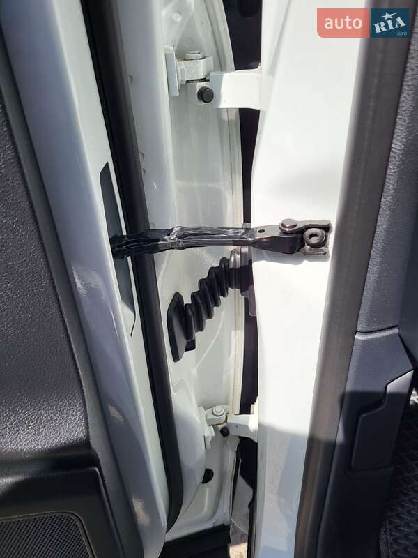 Внедорожник / Кроссовер Volkswagen Touareg 2015 в Херсоне