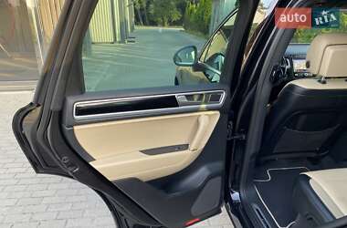 Внедорожник / Кроссовер Volkswagen Touareg 2015 в 