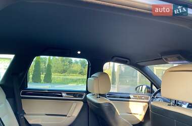 Внедорожник / Кроссовер Volkswagen Touareg 2015 в 