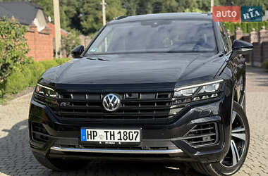 Позашляховик / Кросовер Volkswagen Touareg 2020 в Рівному