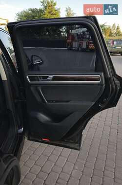 Внедорожник / Кроссовер Volkswagen Touareg 2013 в 