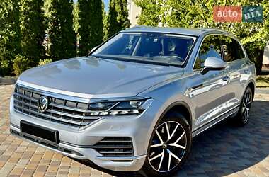 Позашляховик / Кросовер Volkswagen Touareg 2021 в Києві