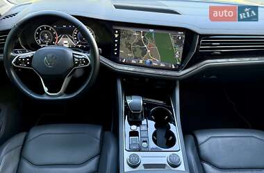 Внедорожник / Кроссовер Volkswagen Touareg 2021 в 