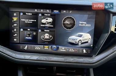 Внедорожник / Кроссовер Volkswagen Touareg 2021 в 