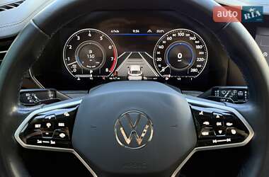 Внедорожник / Кроссовер Volkswagen Touareg 2021 в 