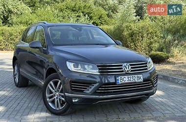 Позашляховик / Кросовер Volkswagen Touareg 2015 в Львові