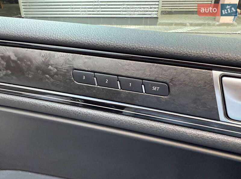 Внедорожник / Кроссовер Volkswagen Touareg 2015 в Киеве фото 17 Внедорожник / Кроссовер Volkswagen Touareg 2015 в Киеве