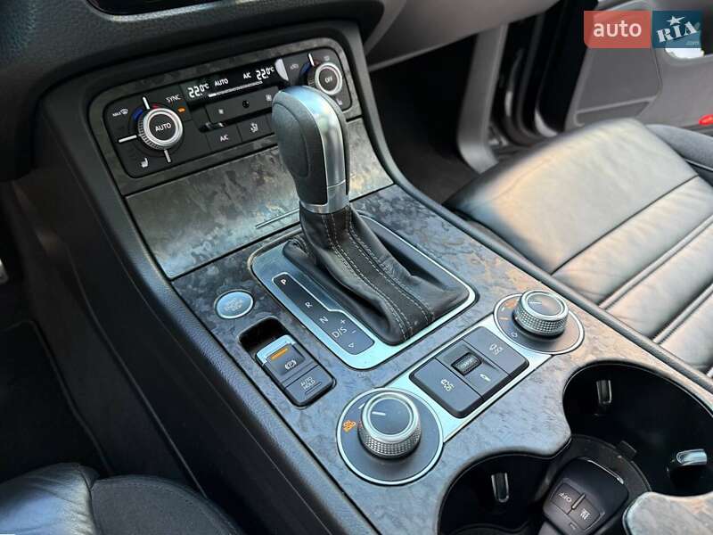 Внедорожник / Кроссовер Volkswagen Touareg 2015 в Киеве фото 28 Внедорожник / Кроссовер Volkswagen Touareg 2015 в Киеве