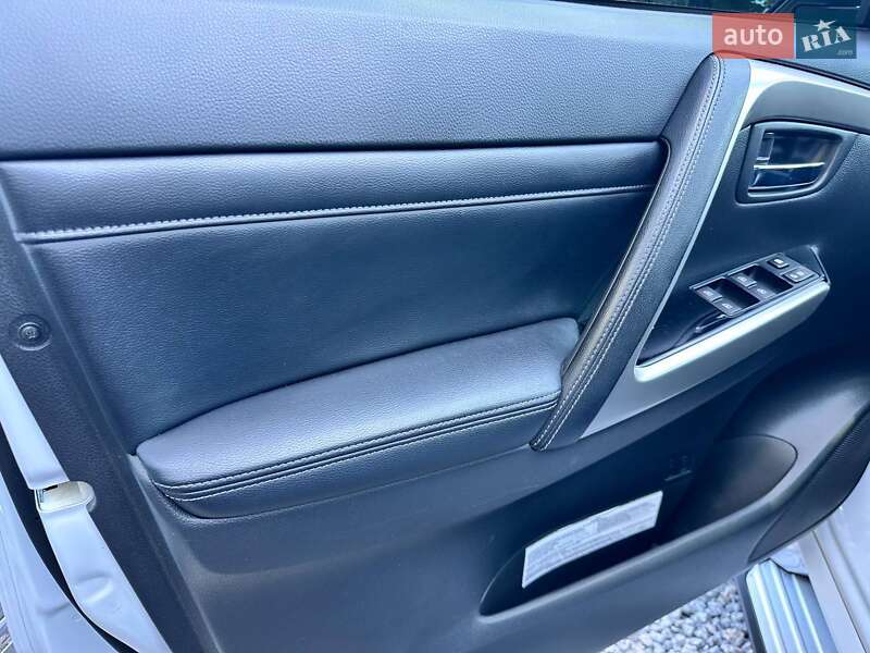 Позашляховик / Кросовер Volkswagen Touareg 2018 в Кропивницькому