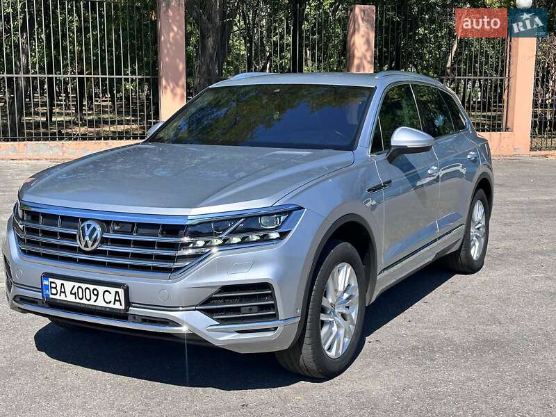 Позашляховик / Кросовер Volkswagen Touareg 2018 в Кропивницькому