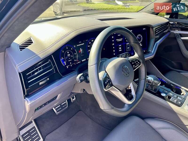 Внедорожник / Кроссовер Volkswagen Touareg 2023 в Киеве