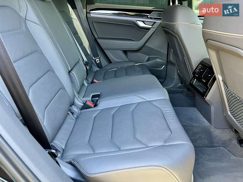 Внедорожник / Кроссовер Volkswagen Touareg 2023 в Киеве
