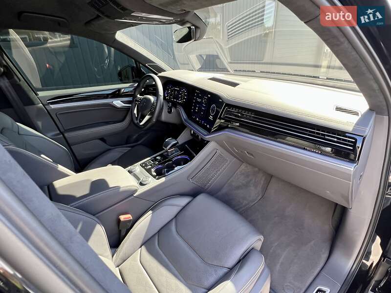 Внедорожник / Кроссовер Volkswagen Touareg 2023 в Киеве