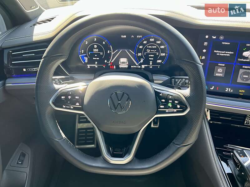 Внедорожник / Кроссовер Volkswagen Touareg 2023 в Киеве