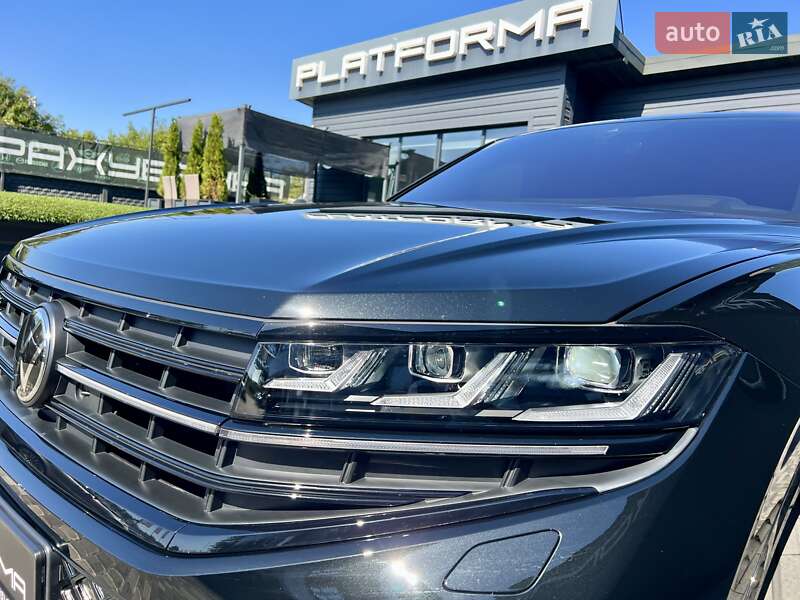 Внедорожник / Кроссовер Volkswagen Touareg 2023 в Киеве