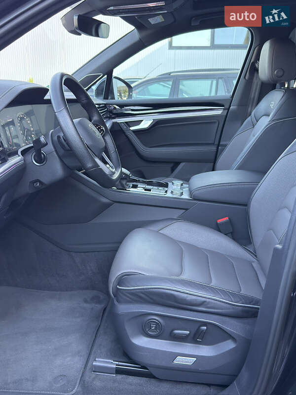 Внедорожник / Кроссовер Volkswagen Touareg 2022 в Черновцах