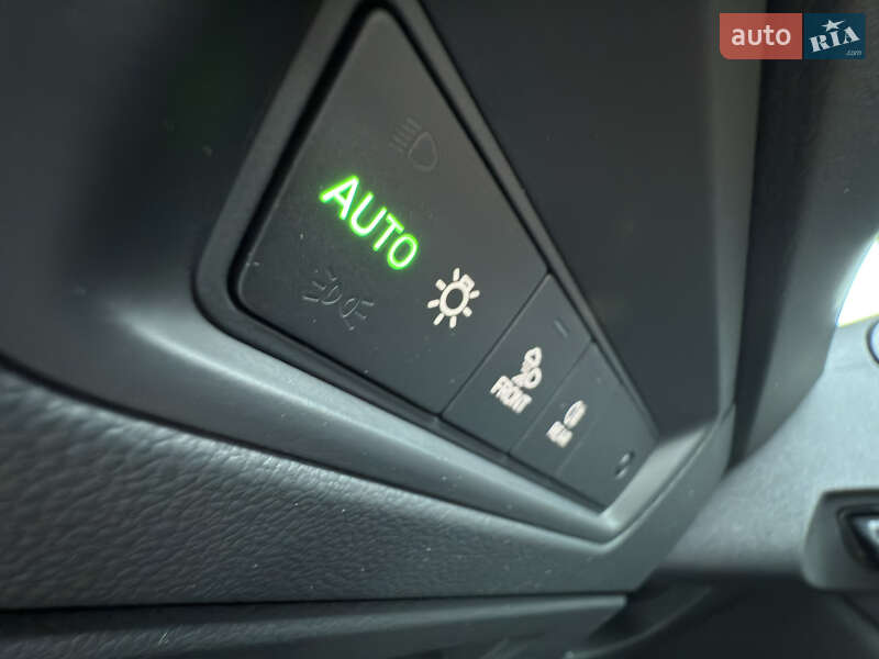 Внедорожник / Кроссовер Volkswagen Touareg 2022 в Черновцах