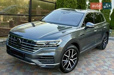 Внедорожник / Кроссовер Volkswagen Touareg 2022 в 
