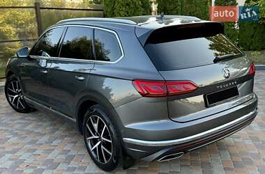 Внедорожник / Кроссовер Volkswagen Touareg 2022 в 