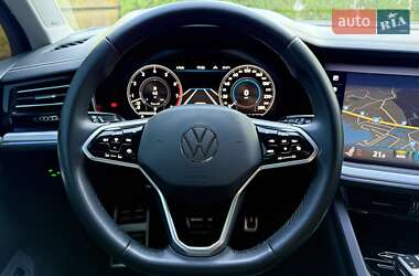 Внедорожник / Кроссовер Volkswagen Touareg 2022 в 