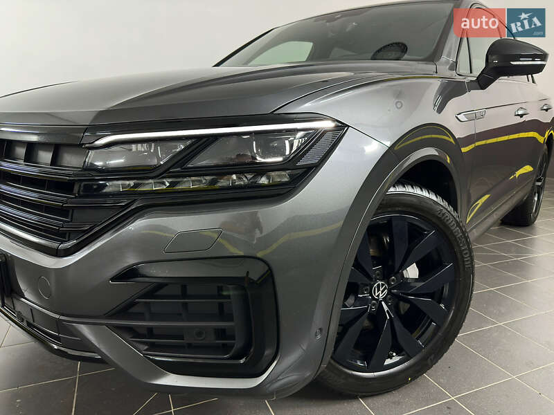 Позашляховик / Кросовер Volkswagen Touareg 2022 в Козятині