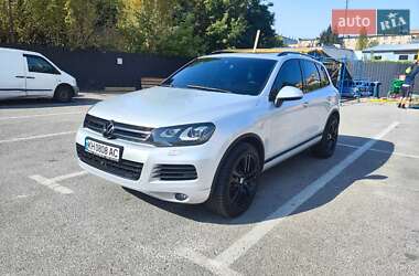 Позашляховик / Кросовер Volkswagen Touareg 2013 в Києві