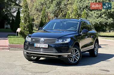 Внедорожник / Кроссовер Volkswagen Touareg 2014 в Киеве