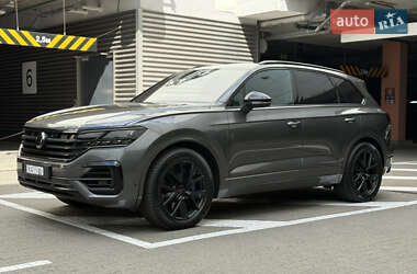 Позашляховик / Кросовер Volkswagen Touareg 2020 в Києві