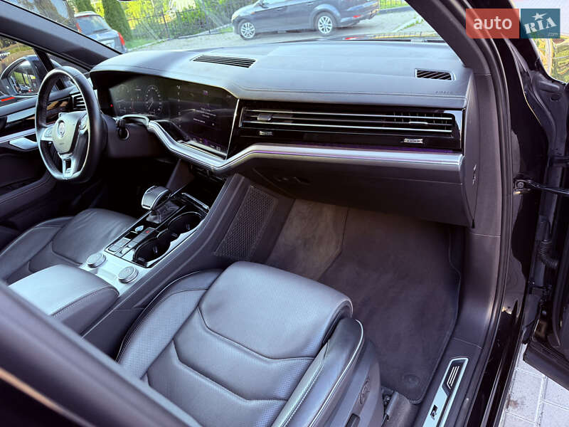 Внедорожник / Кроссовер Volkswagen Touareg 2019 в Ровно