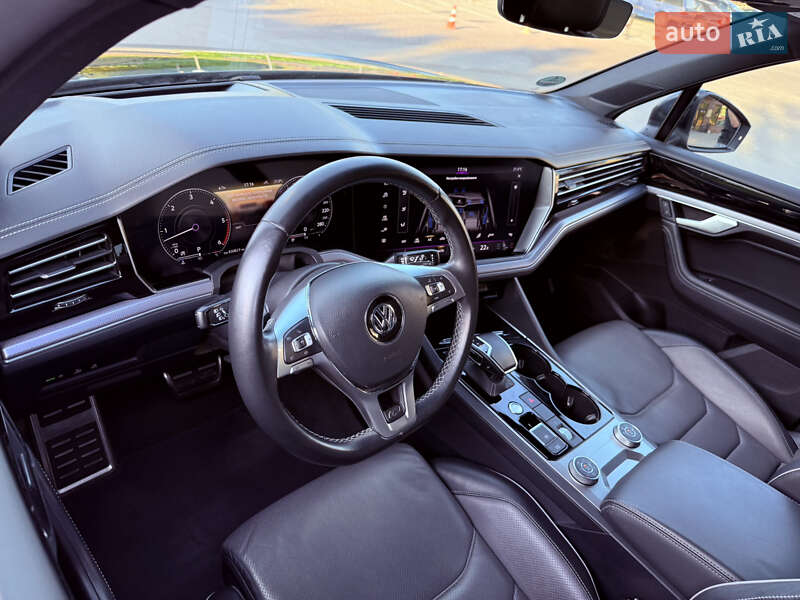 Внедорожник / Кроссовер Volkswagen Touareg 2019 в Ровно