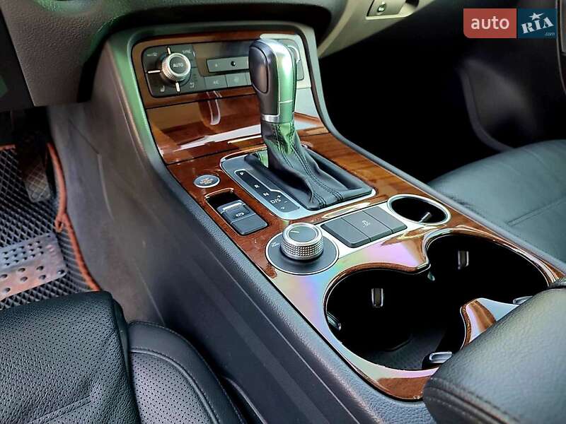Внедорожник / Кроссовер Volkswagen Touareg 2015 в Киеве фото 11 Внедорожник / Кроссовер Volkswagen Touareg 2015 в Киеве