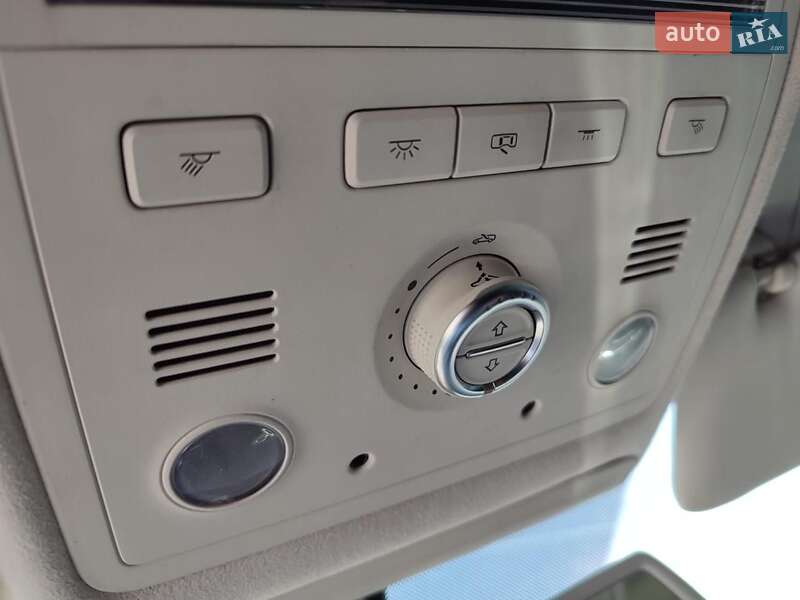 Внедорожник / Кроссовер Volkswagen Touareg 2015 в Киеве фото 25 Внедорожник / Кроссовер Volkswagen Touareg 2015 в Киеве