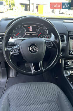 Внедорожник / Кроссовер Volkswagen Touareg 2016 в 