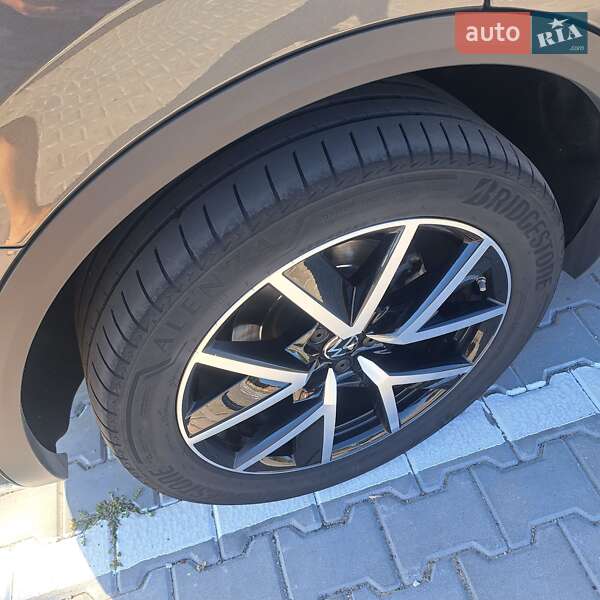 Внедорожник / Кроссовер Volkswagen Touareg 2023 в Тульчине