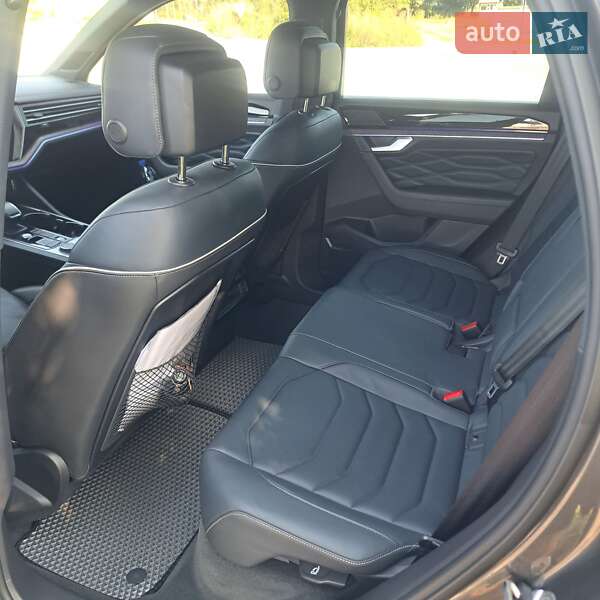 Внедорожник / Кроссовер Volkswagen Touareg 2023 в Тульчине