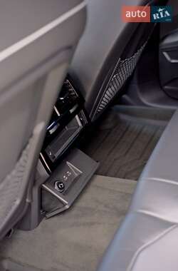 Внедорожник / Кроссовер Volkswagen Touareg 2020 в 