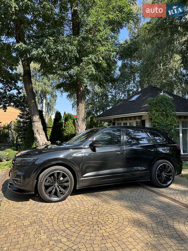 Внедорожник / Кроссовер Volkswagen Touareg 2023 в Киеве