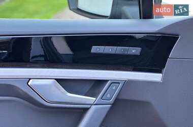 Внедорожник / Кроссовер Volkswagen Touareg 2019 в 