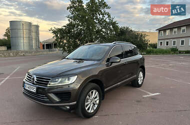 Внедорожник / Кроссовер Volkswagen Touareg 2017 в 