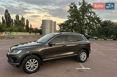 Внедорожник / Кроссовер Volkswagen Touareg 2017 в 