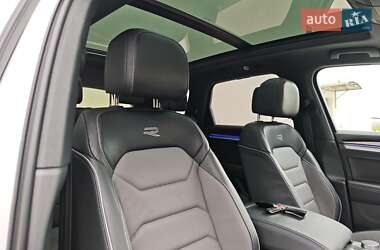 Внедорожник / Кроссовер Volkswagen Touareg 2023 в 