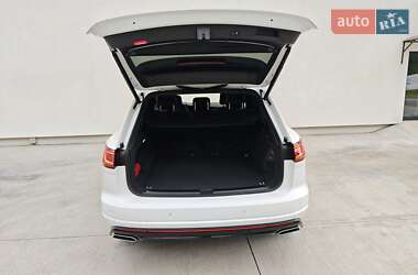 Внедорожник / Кроссовер Volkswagen Touareg 2023 в 