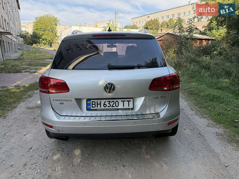 Внедорожник / Кроссовер Volkswagen Touareg 2011 в Житомире