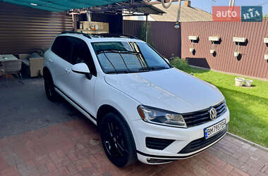 Внедорожник / Кроссовер Volkswagen Touareg 2015 в 