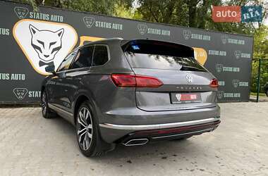 Внедорожник / Кроссовер Volkswagen Touareg 2019 в 